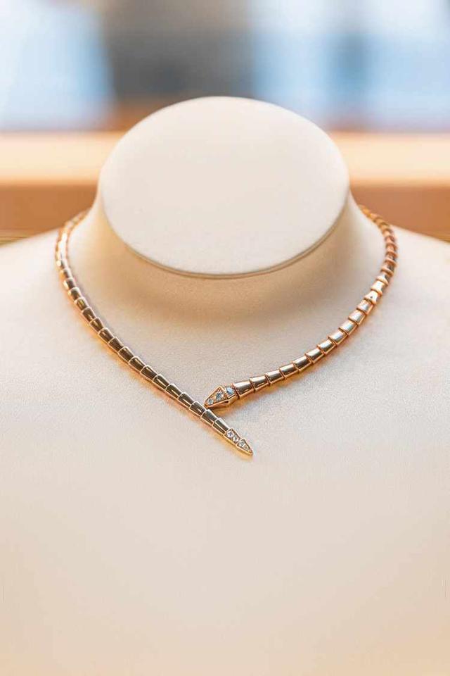 BVLGARI������MAXI LOGO��ʱ��Ʒ�� ���Ϻ�����������˸��Ļ