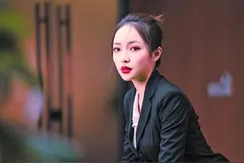 90后美女裁判的梦想→图片