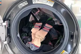 内裤和袜子哪个更脏？能不能一起洗？主要看这3点！图片