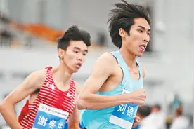 男子800米、1500米两项室内全国纪录保持者刘德助——科学训练 向世界大赛赛场靠拢（运动人生）图片