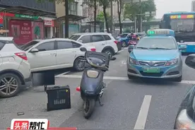 晨意帮忙丨骑手擅改配送工具摔坏客户电脑，达达回应“监管未到位”，律师：找平台赔图片