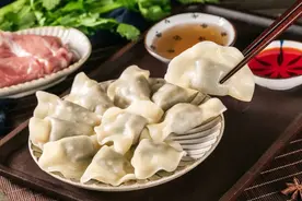 饺子被誉为“完美主食”，可惜很多人都没吃对……甚至连“水”都放错了！图片