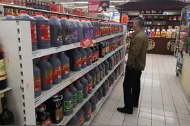 推起泡黄酒向啤酒取经，千年黄酒欲借年轻化解忧图片