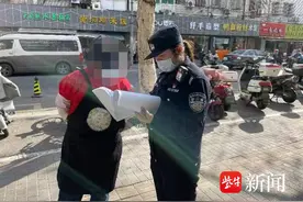 水果店扎堆高音喇叭招揽生意，民警解决噪音扰民图片