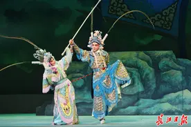 打得热闹、笑得开心！婺剧《穆桂英》江城再现燃爆现场图片