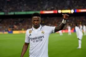 昨晚遭客场球迷辱骂的维尼修斯，其实原来是个巴萨球迷图片