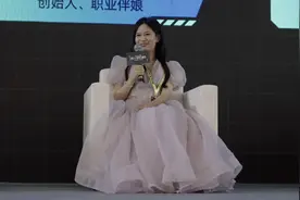 我，参加了50场婚礼，成了一名职业伴娘图片