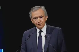 《福布斯》年度富豪榜发布！首富换人，马斯克退居第二图片