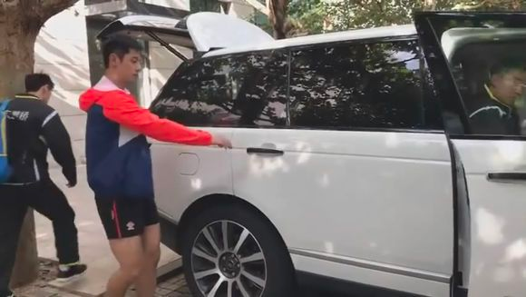 随便两台就超过500万，张继科开过哪些豪车？
