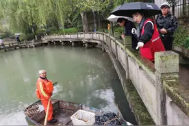 守护清清河道 杭州市西湖区古荡街道守护开展河道“查漏补缺”行动图片