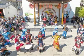 “乌蒙水乡”上演彝族歌舞图片