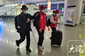 温馨保换乘，合肥高铁南站24小时爱心助力残障旅客图片