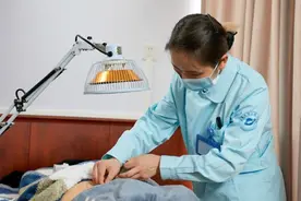 璧山区中医院：名医定期坐诊 家门口享受特色中医服务图片