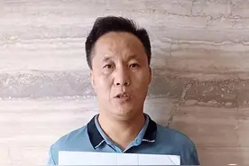 拐走孙卓的吴某龙受审，数十位家长法院外发寻子信息：希望自己孩子尽快回家图片