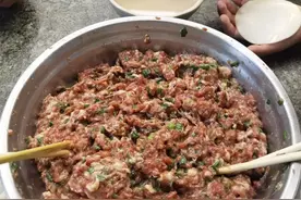 保姆级的万能肉馅教程！口口鲜嫩多汁，包子饺子从此轻松驾驭！图片