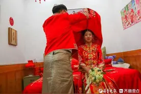 新婚夫妻拜堂成亲入洞房后都干些什么图片