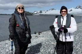 美国两位八旬老人结伴环游世界80天 足迹遍布七大洲图片