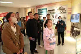 德州市第二中学举办校园开放日活动，近千名学生和家长进校参观图片