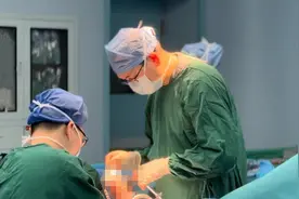 骨头外露长达两年？广州专家40天“搬运”为藏区患者解决骨科难题图片