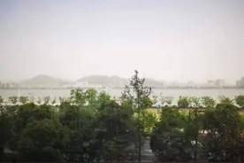为啥第一次在杭州感觉“吃土”？持续到什么时候？专家解答来了图片