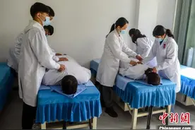 新疆残疾人双创基地：创业加培训 打造残疾人就业创业孵化平台图片