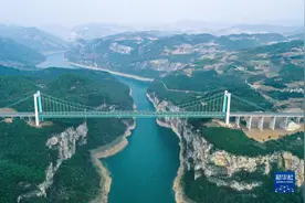 金烽乌江大桥主桥建设完工图片