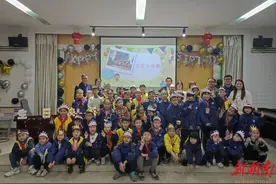 暖心！这所学校为“留守儿童”集体过生日图片