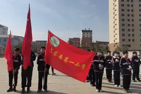 追寻革命先烈 弘扬民族精神——上蔡一小举行缅怀先烈主题教育系列活动图片