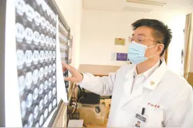 手养鹦鹉会感染“鹦鹉热”吗？图片