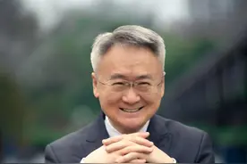 专访大提琴家王健：每个人内心都有惶恐，音乐能让人放下自我，坦然面对人生图片