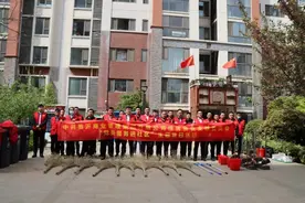 临沂商管集团住房物业党支部开展“党员服务进社区”主题党日活动图片