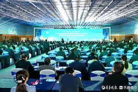 第六届山东省绿色建筑与建筑节能新技术产品博览会开幕图片