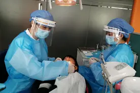 点赞：这位医生获“12345”政务热线表扬图片