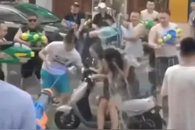 “泼水节”女生颜值越高被泼越狠？傣学会专家回应图片