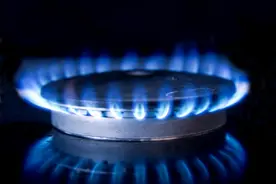 这种燃气灶的火焰要警惕！请尽快处理图片