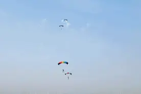 高校运动会“脑洞”大开 网友：这就是青春啊！图片