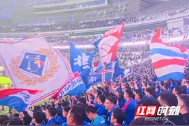 申花小胜泰山获中超开门红！球迷：重返看台感觉真好图片