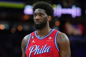 恩比德走步未吹？沃恩：你只有一个轴心脚图片