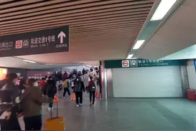 地铁铁路各执一词，上海火车站换乘“直联通道”关闭3年，究竟何时能打开？图片