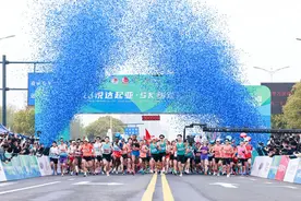 2023盐城马拉松鸣枪开跑，万名跑友在美丽赛道乐享竞技图片