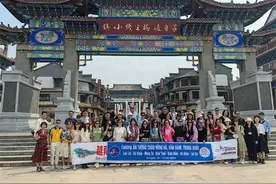 越南旅游业考察团：我们来把好吃好玩好逛的红河介绍给越南游客图片