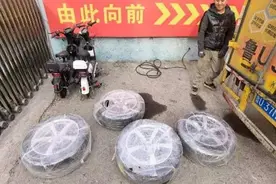 法助维权丨快递汽车轮胎受损，保价8000元难索赔  京东物流：只保丢失不保损坏图片