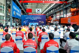 世界最大！“新乡造”纵轴悬臂掘进机下线图片
