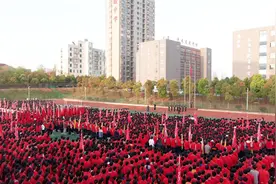 青春践行二十大 文明创城显担当——六安实验中学举行第九届环淠河三十华里远足活动图片