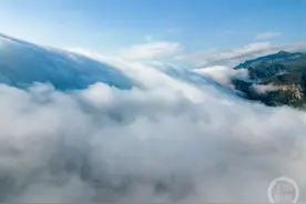 “飞阅”春日云瀑图片