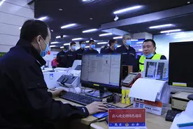 热情服务 绽放包头最美“警”色图片