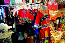 “三月三”民族服饰走俏，美的背后是文化自信图片