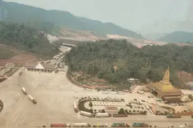 开屏观察｜中老铁路上的边境小城图片