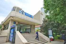 明起北京地铁1号线八通线缩短双休日列车间隔图片