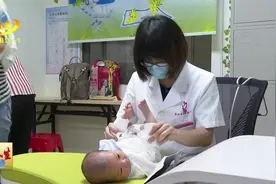 新生儿鼻塞不用慌 医生来支招图片